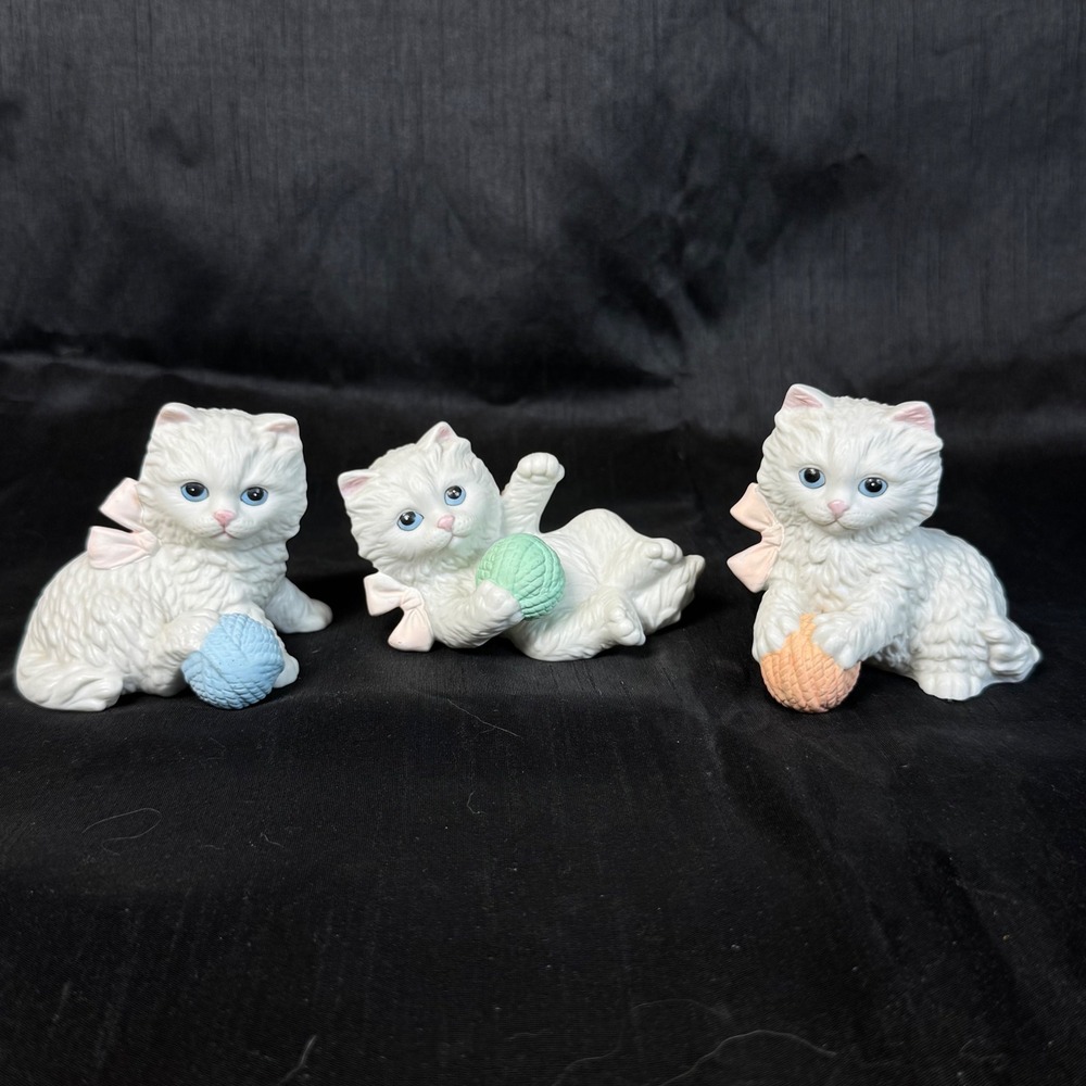 Vintage Homco 1410 Porcelain White Kitten Cat Figurines Set of 3 Pastel Yarn